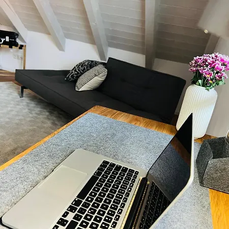 Moderne Haus In Haus Mit Arbeitsplatz Daire Germering